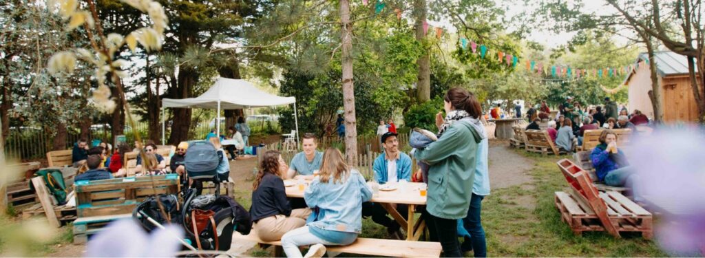Moment de convivialité dans un quartier