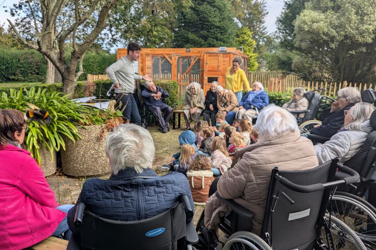 Un poulailler intergénérationnel pour l’EHPAD Kerampir : un premier pas vers un véritable “cœur de village”