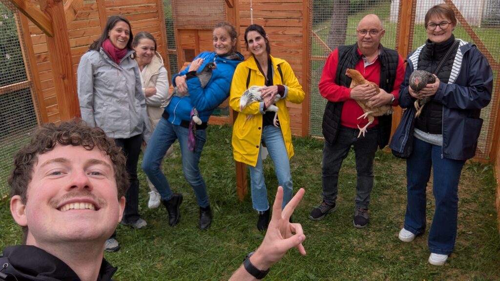 IME du Breuil : un poulailler thérapeutique pour la médiation animale